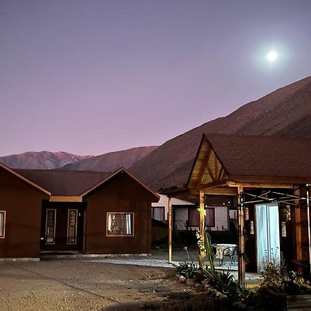 Cabanas Vicuna Cielo De Peralillo - Valle De Elqui Exteriör bild
